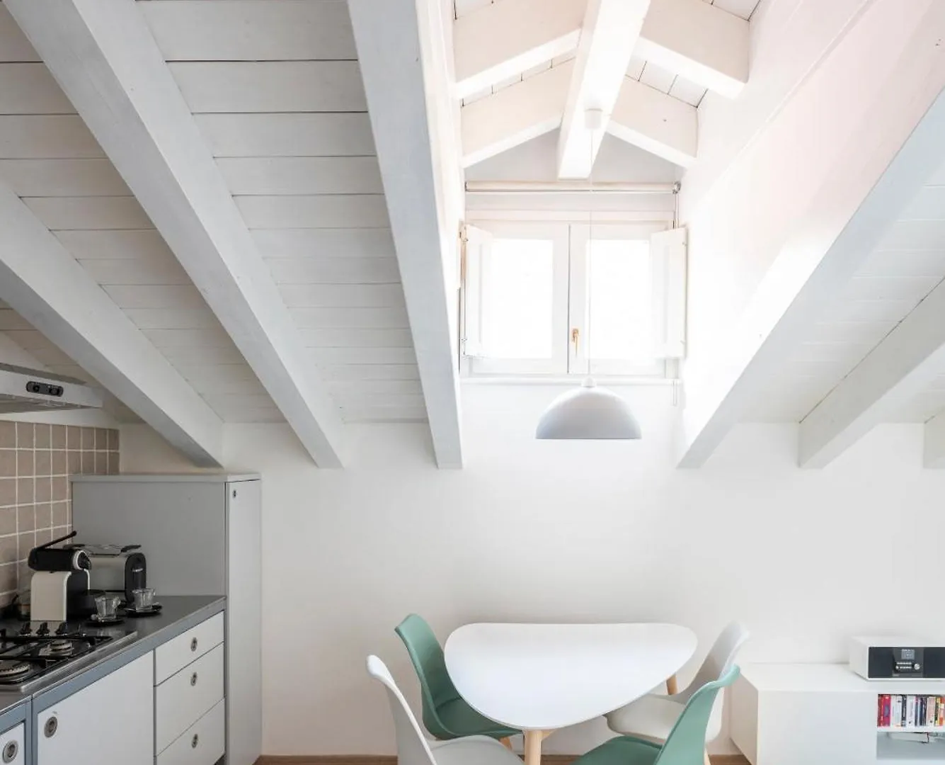 Alcova Room Como Apartment